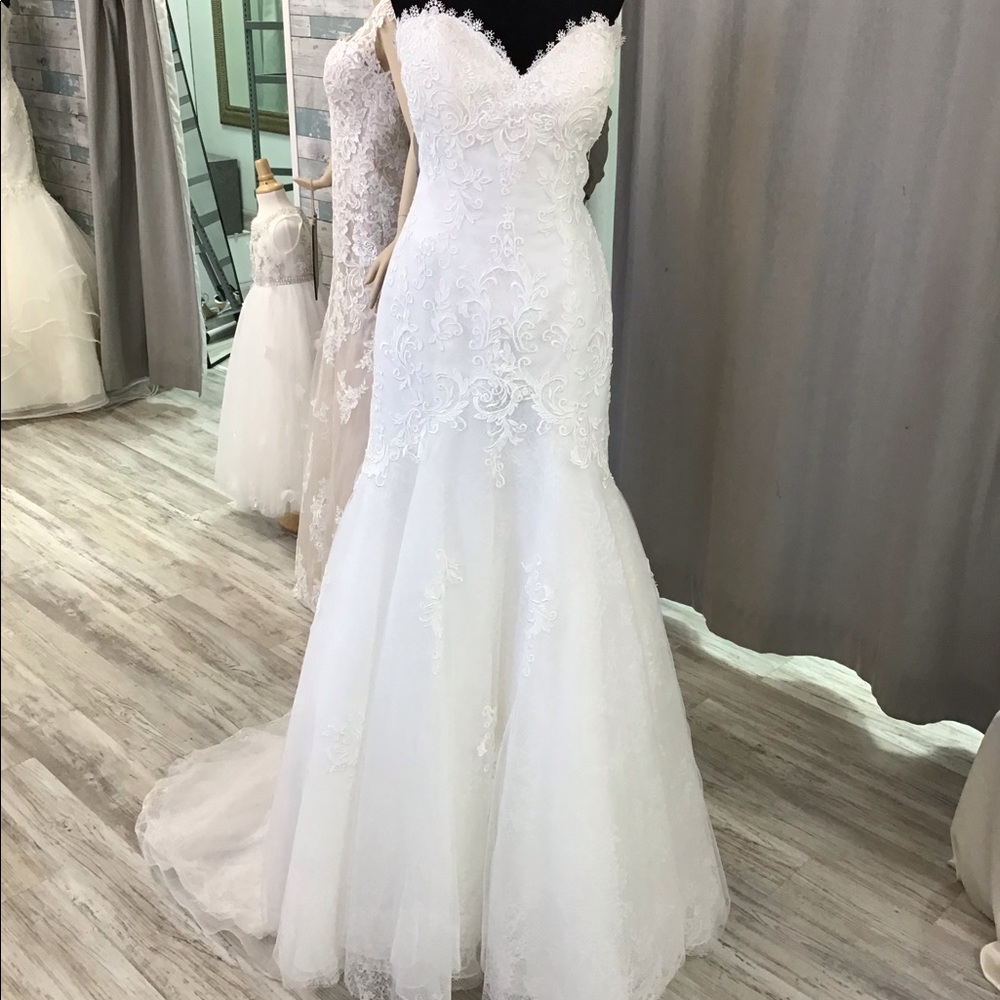 Adriana Alier Wedding Dress